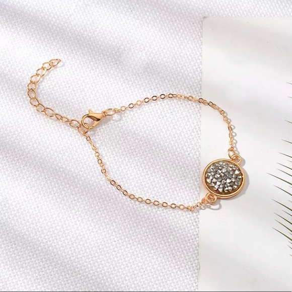 ⭐️HOST PICK⭐️ Ocean Lover Bracelet SET - 5 Turtle - Picture 6 of 7